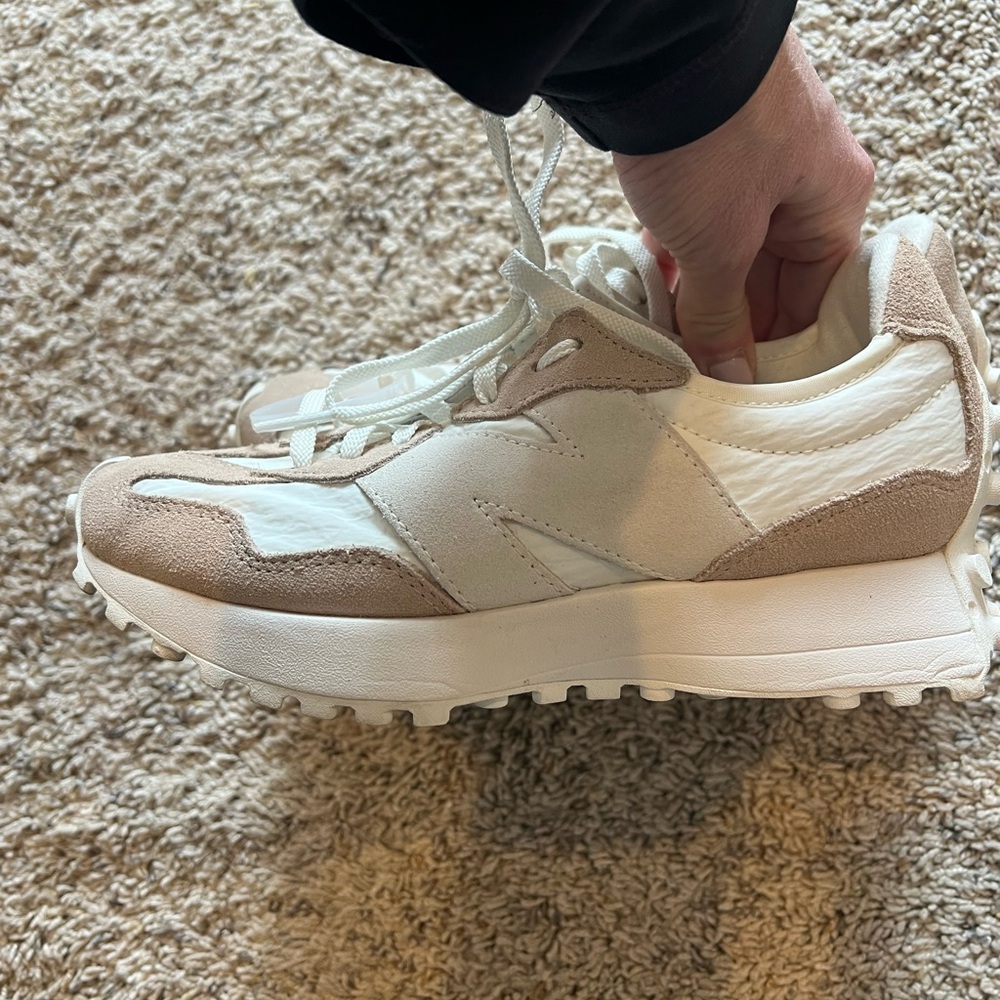 Stylish Women's Sneakers in White and Tan - Picture 3 of 6